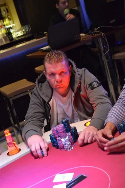 © 2026 Pokercity | Leo Soering | 2014/08 - Rotterdam Poker Series - 1.000 eu Big Stack Main Event Leo Soering | 2014/08 - Rotterdam Poker Series - 1.000 eu Big Stack Main Event